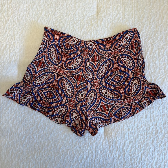 En Creme Pants - Patterned Shorts (Size: M)
